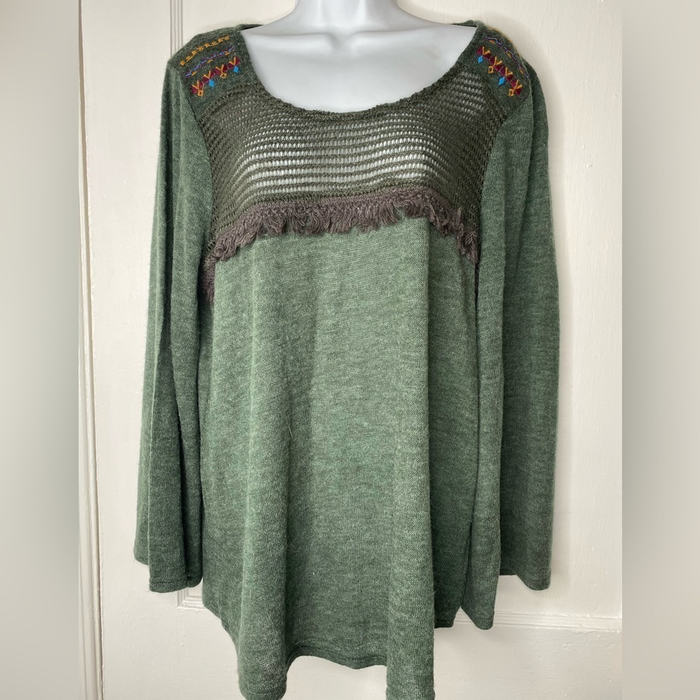 FLYING TOMATO NWT Green/Grey Knit Top with Embroidered Details